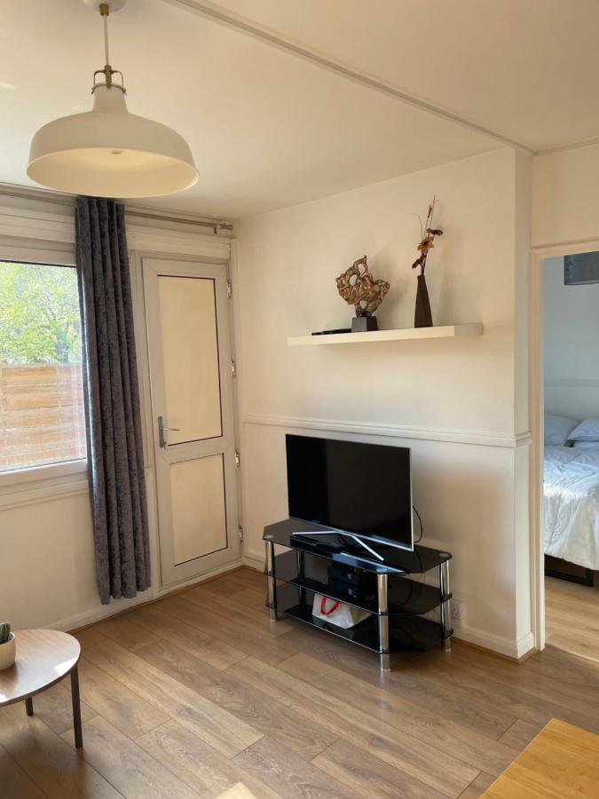 Sootheus - Cosy Surrey Quays Apartment London Kültér fotó